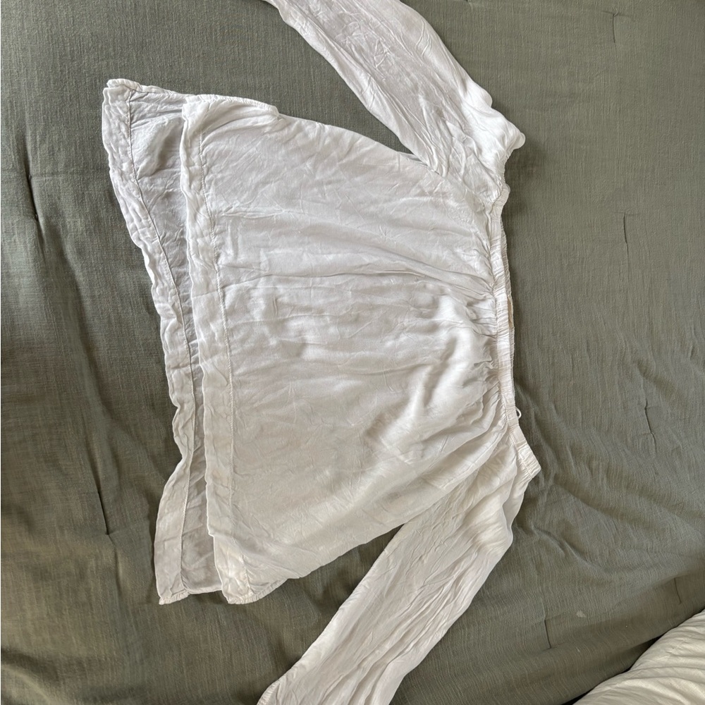 2 Bella Dahl White and Black long sleeve off the shoulder shirt Set